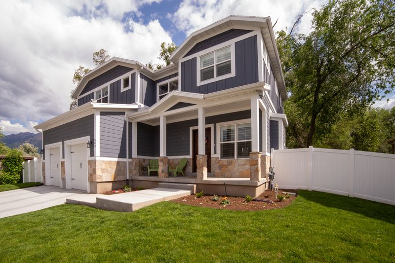 How to Modernize the Exterior of Your Home Before Selling